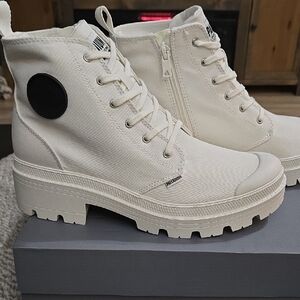 Palladium Women's White Canvas Zip Up Boots